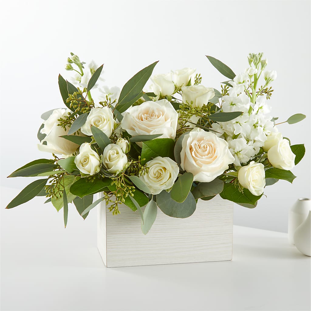 Fresh Linen Box Bouquet – MC SHANES FLORIST & GREENHOUSE INC, Belle Vernon PA