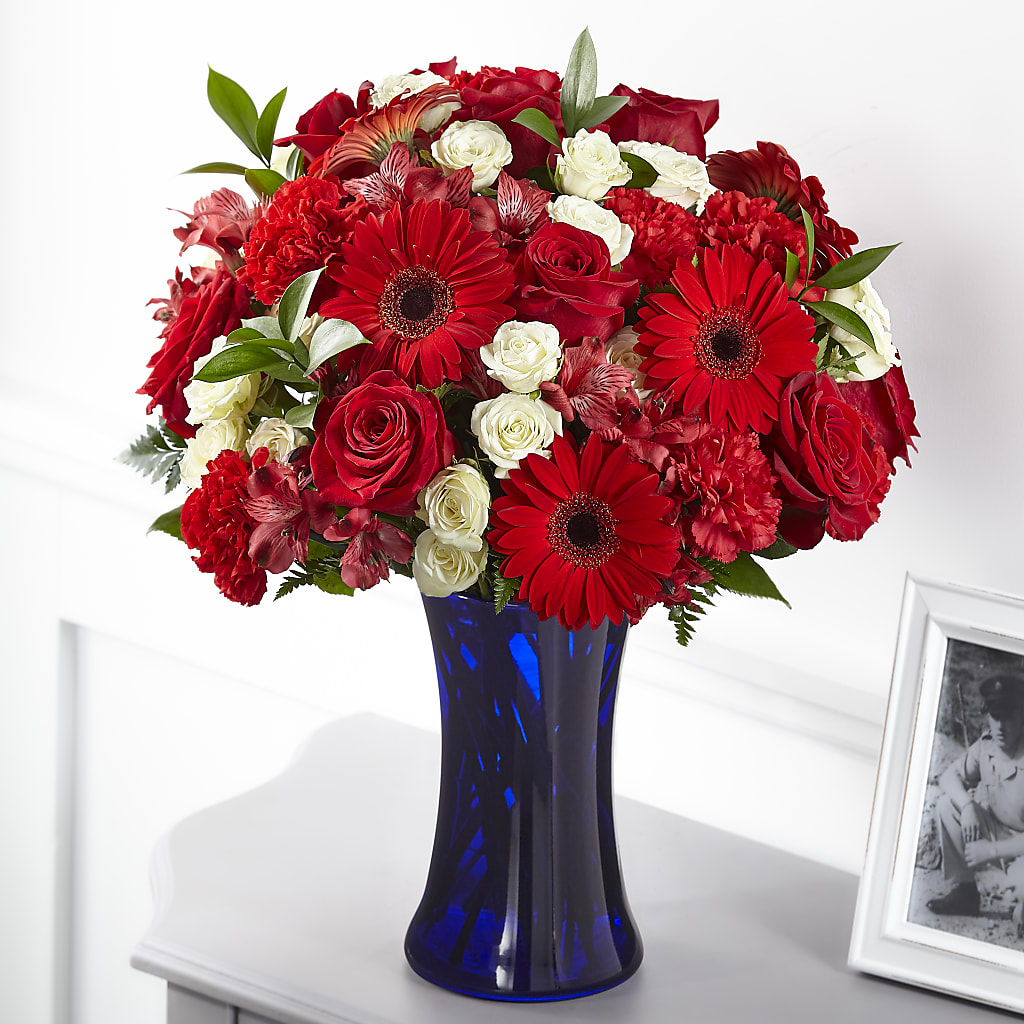Hearts Embrace Bouquet – MC SHANES FLORIST & GREENHOUSE INC, Belle Vernon PA