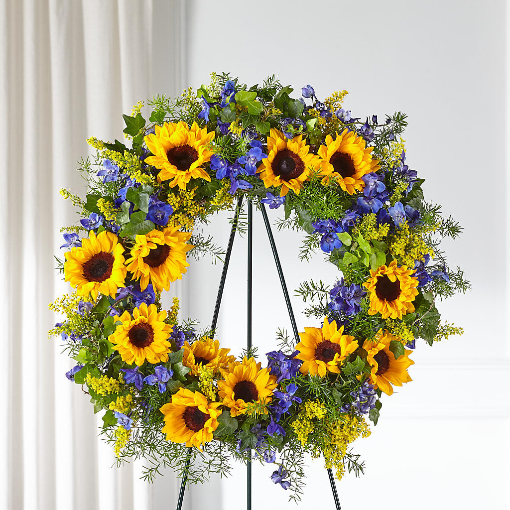 Bright Rays Wreath – MC SHANES FLORIST & GREENHOUSE INC, Belle Vernon PA