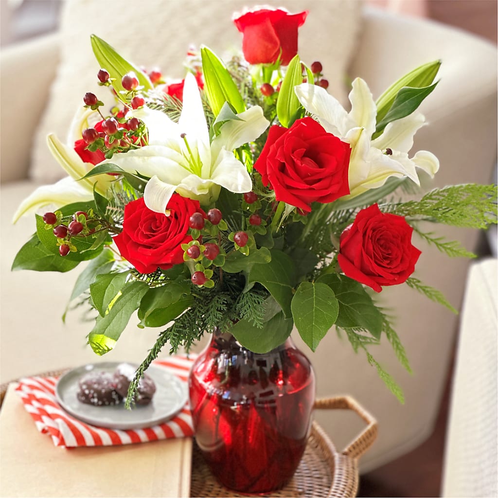 Evergreen Delight Bouquet – MC SHANES FLORIST & GREENHOUSE INC, Belle Vernon PA