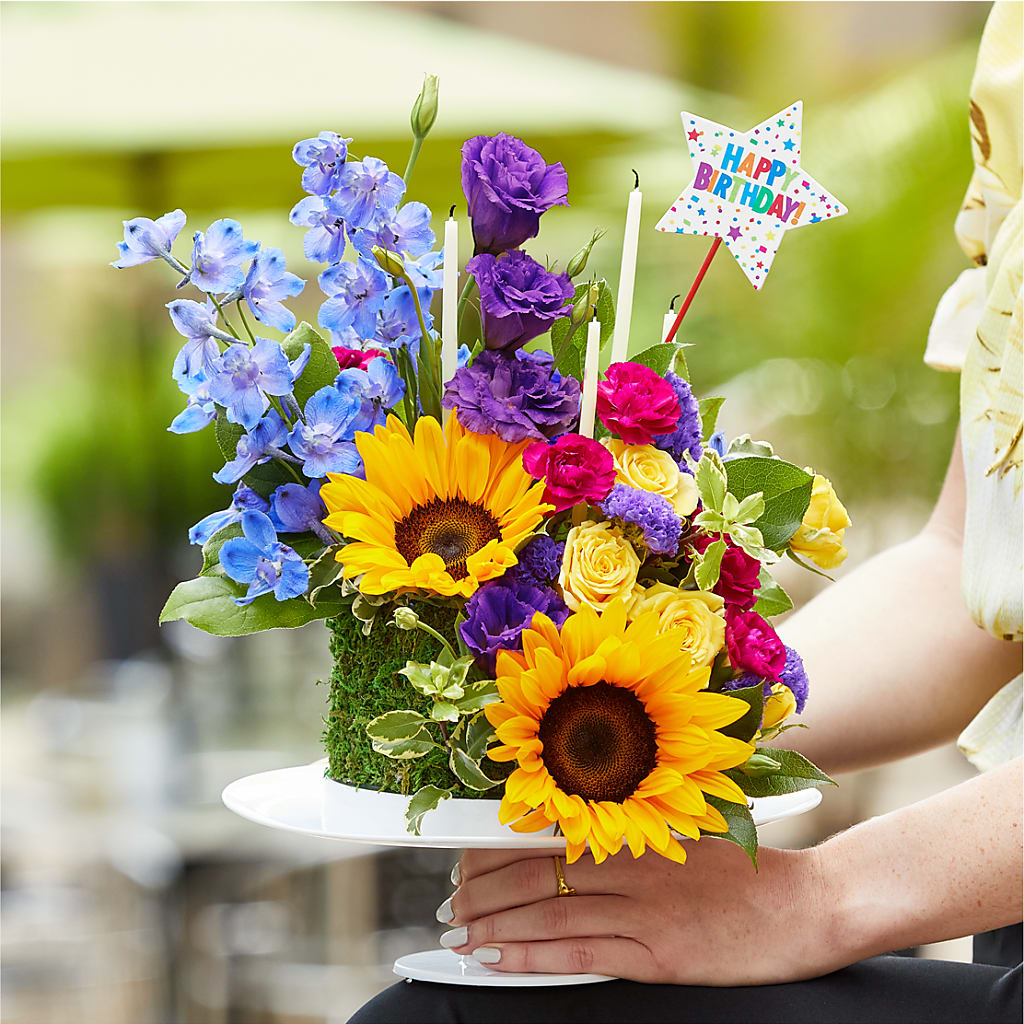 Star of the Day Floral Cake – MC SHANES FLORIST & GREENHOUSE INC, Belle Vernon PA