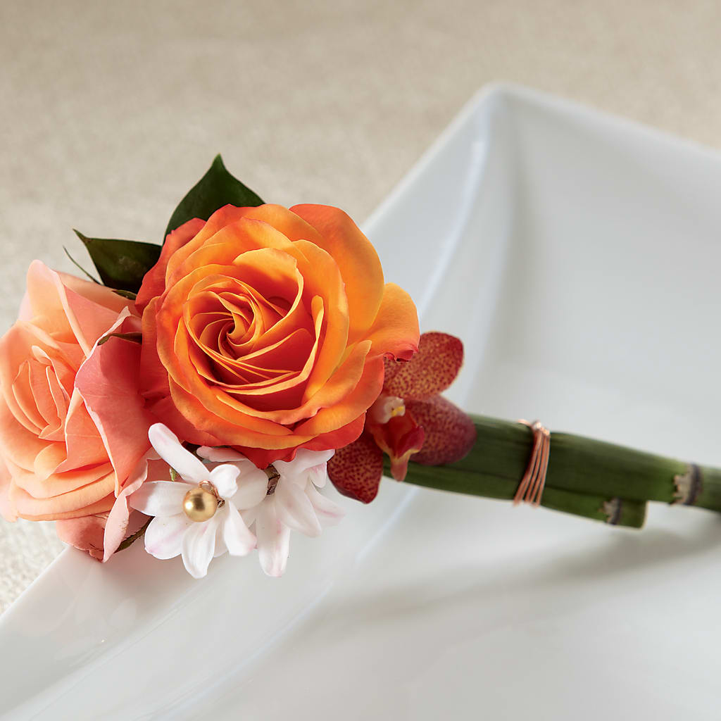 Sunset Dream Boutonniere – MC SHANES FLORIST & GREENHOUSE INC, Belle Vernon PA