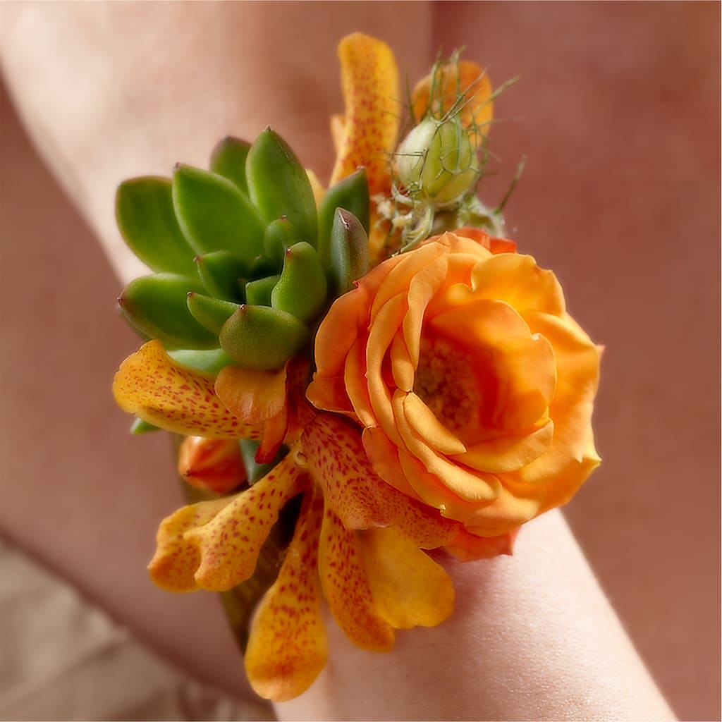 Irresistible Love Wrist Corsage – MC SHANES FLORIST & GREENHOUSE INC, Belle Vernon PA