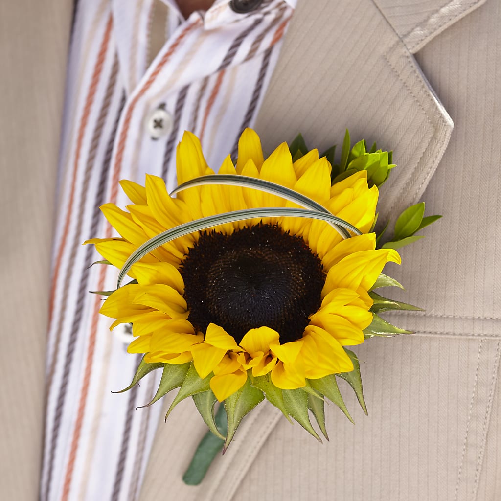 Free Spirit Boutonniere – MC SHANES FLORIST & GREENHOUSE INC, Belle Vernon PA