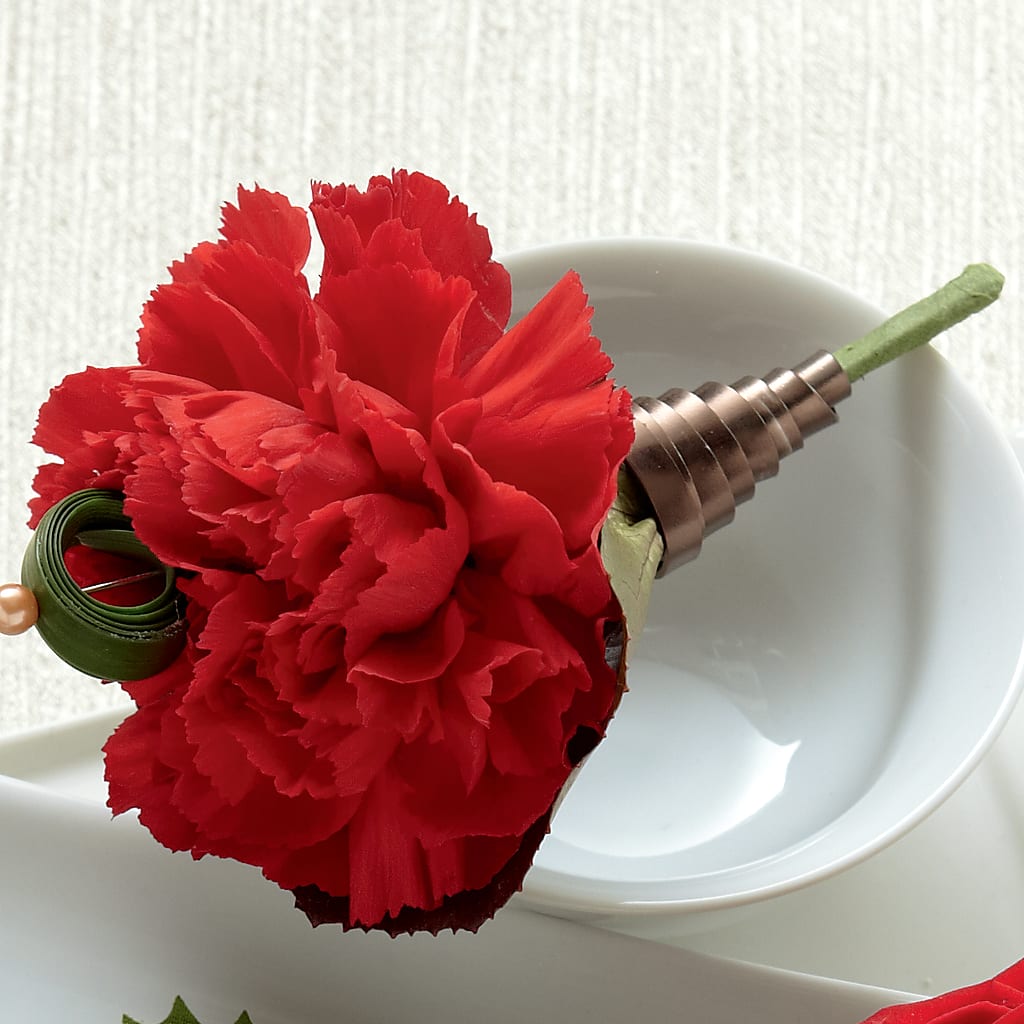 Red Carnation Boutonniere – MC SHANES FLORIST & GREENHOUSE INC, Belle Vernon PA