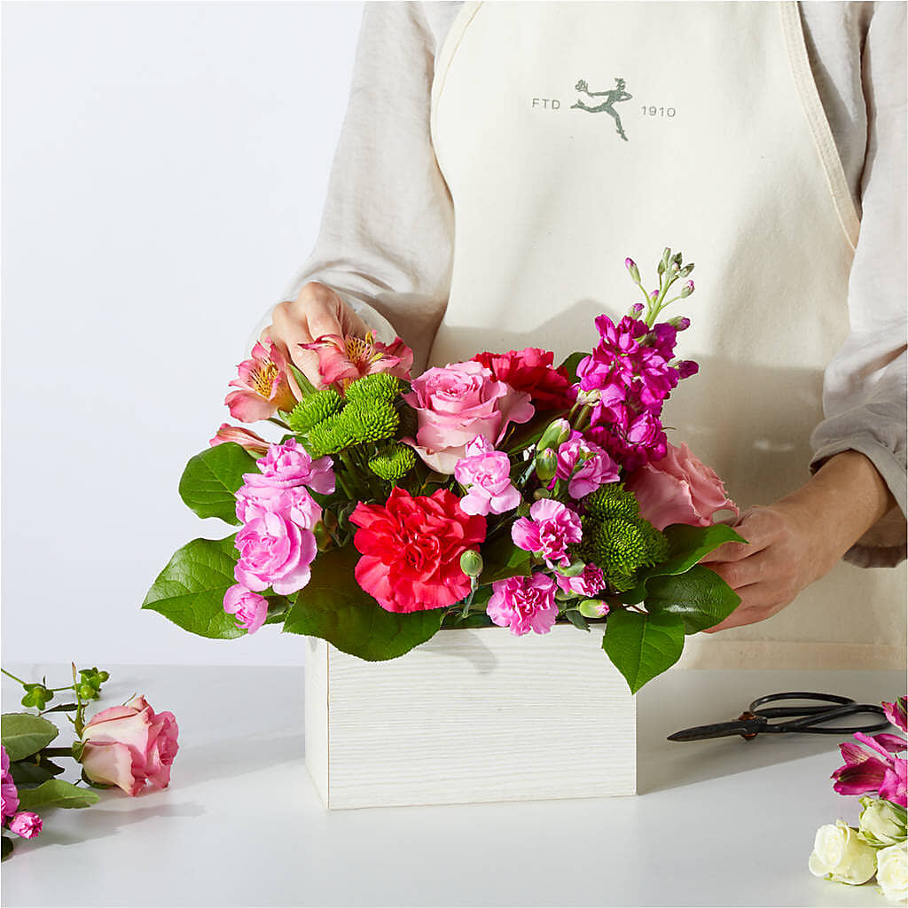 Sweetberry Box – A Florist Original – MC SHANES FLORIST & GREENHOUSE INC, Belle Vernon PA