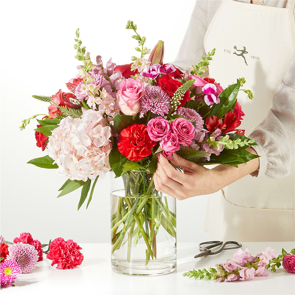 Swooning Over You - A Luxury Florist Original – MC SHANES FLORIST & GREENHOUSE INC, Belle Vernon PA