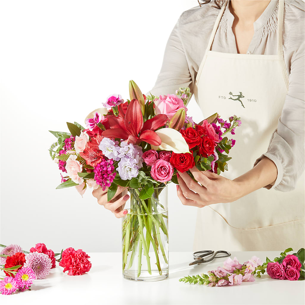 Swooning Over You - A Luxury Florist Original – MC SHANES FLORIST & GREENHOUSE INC, Belle Vernon PA
