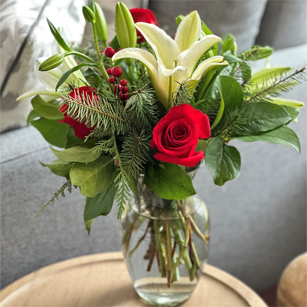 Sparkling Snowflakes Bouquet – MC SHANES FLORIST & GREENHOUSE INC, Belle Vernon PA