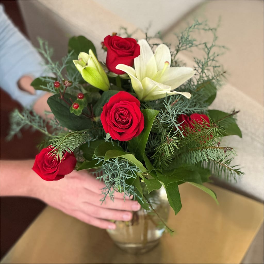 Glittering Lights Bouquet – MC SHANES FLORIST & GREENHOUSE INC, Belle Vernon PA