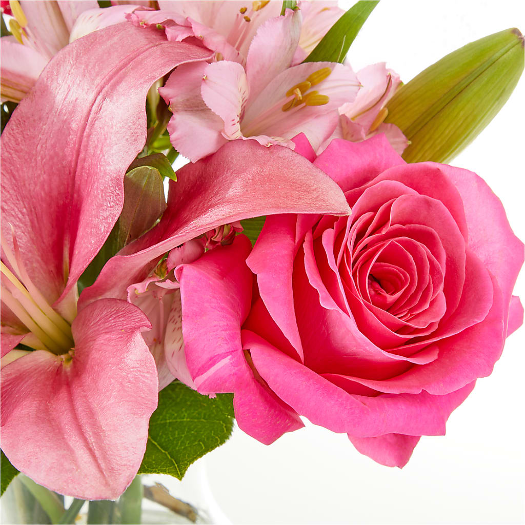 Lots of Love Bouquet – MC SHANES FLORIST & GREENHOUSE INC, Belle Vernon PA