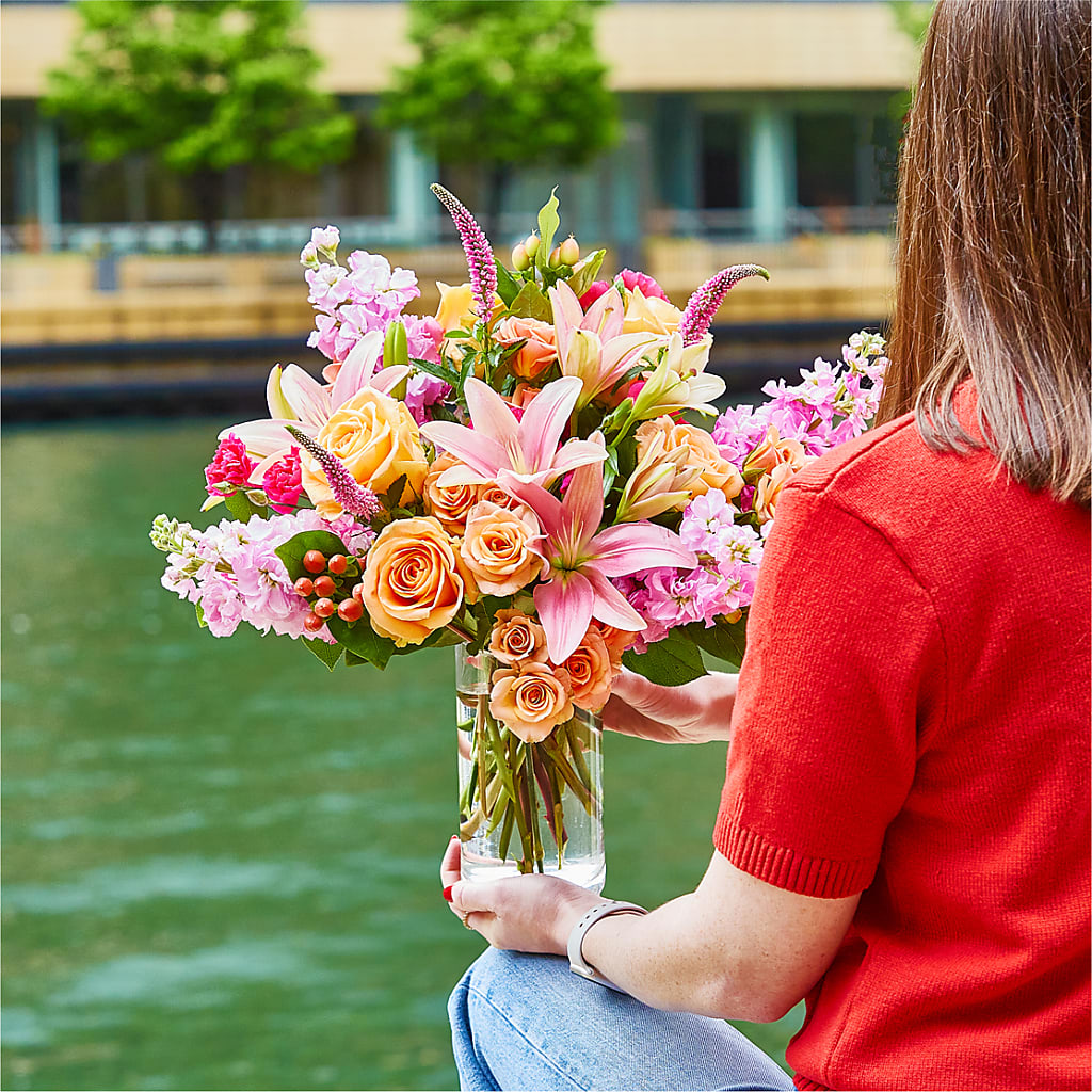 Bisous Bouquet – MC SHANES FLORIST & GREENHOUSE INC, Belle Vernon PA